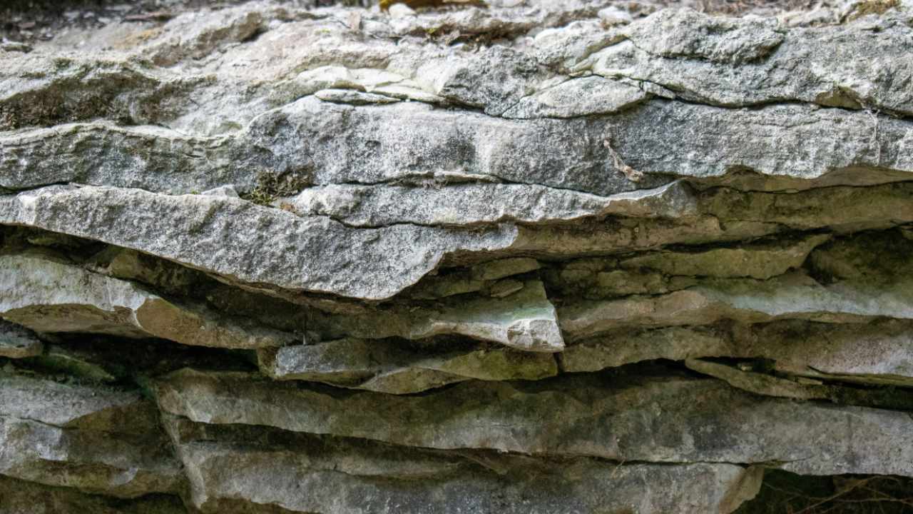 Limestone layers in natural environment