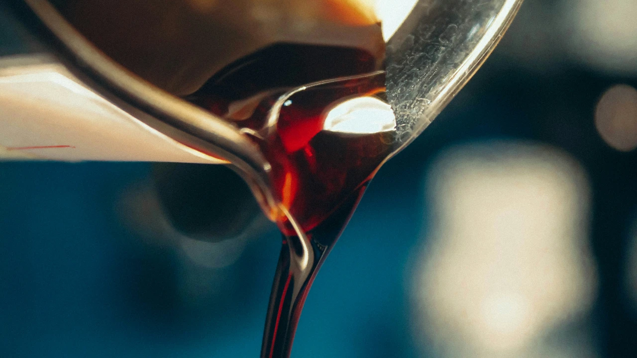 pouring molasses