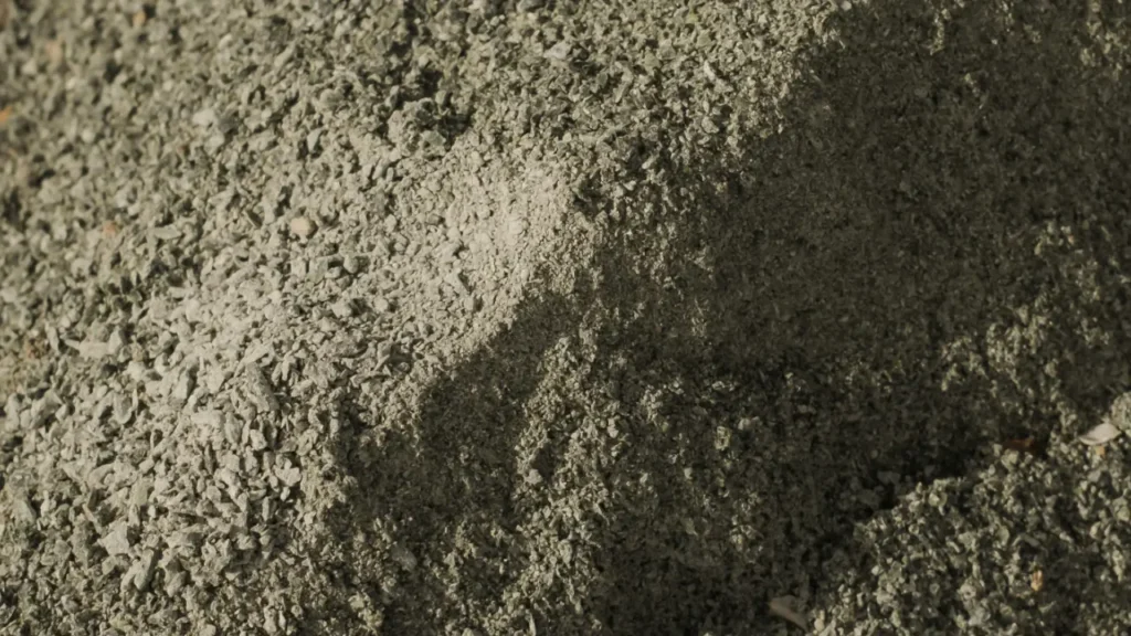 Crushed mineral components of cement raw mix