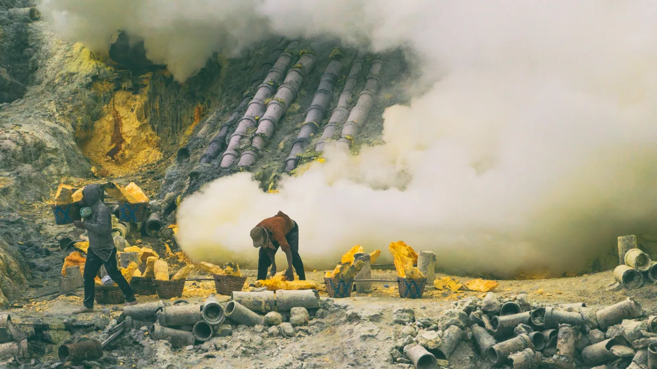 sulfur mining in indonesia