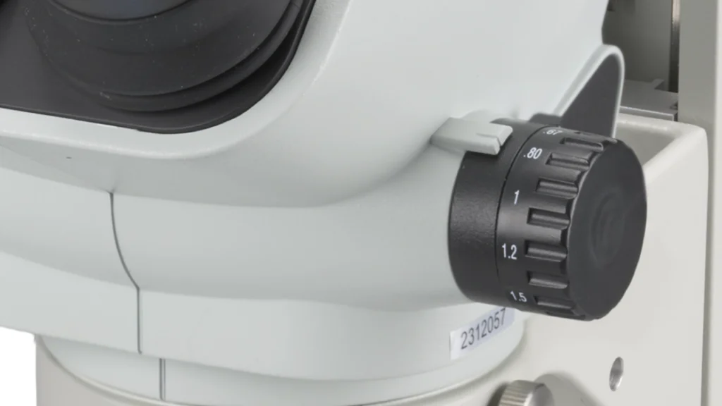 Metallography microscope optical zoom dial