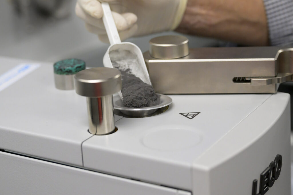 LECO - News - Preparation and Analysis of Sample Mounting - 02
