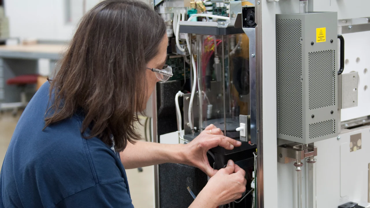 LECO Instrument Assembler building analyzer